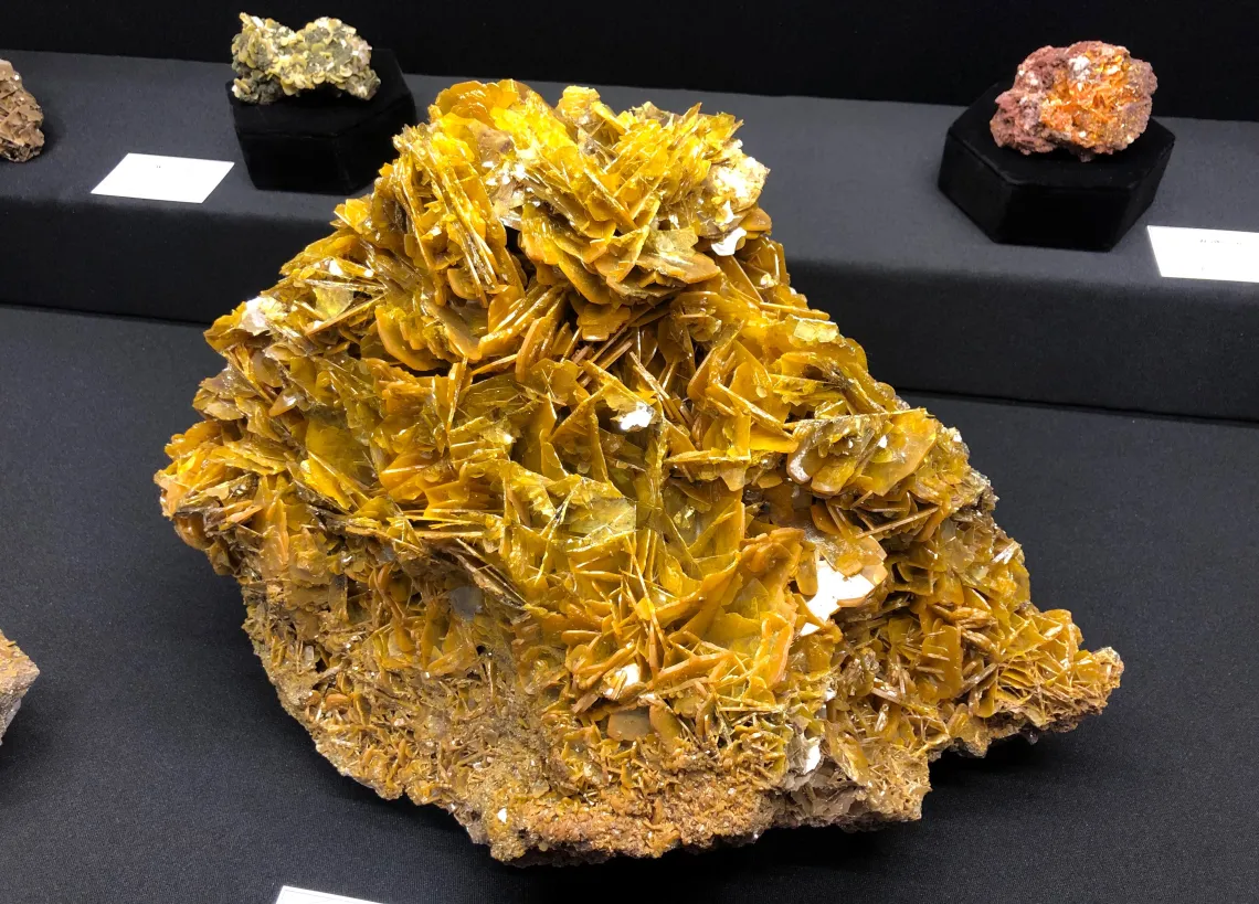 Wulfenite